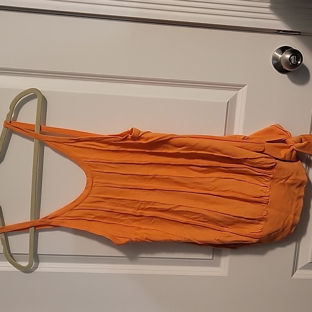 Cache orange cover up